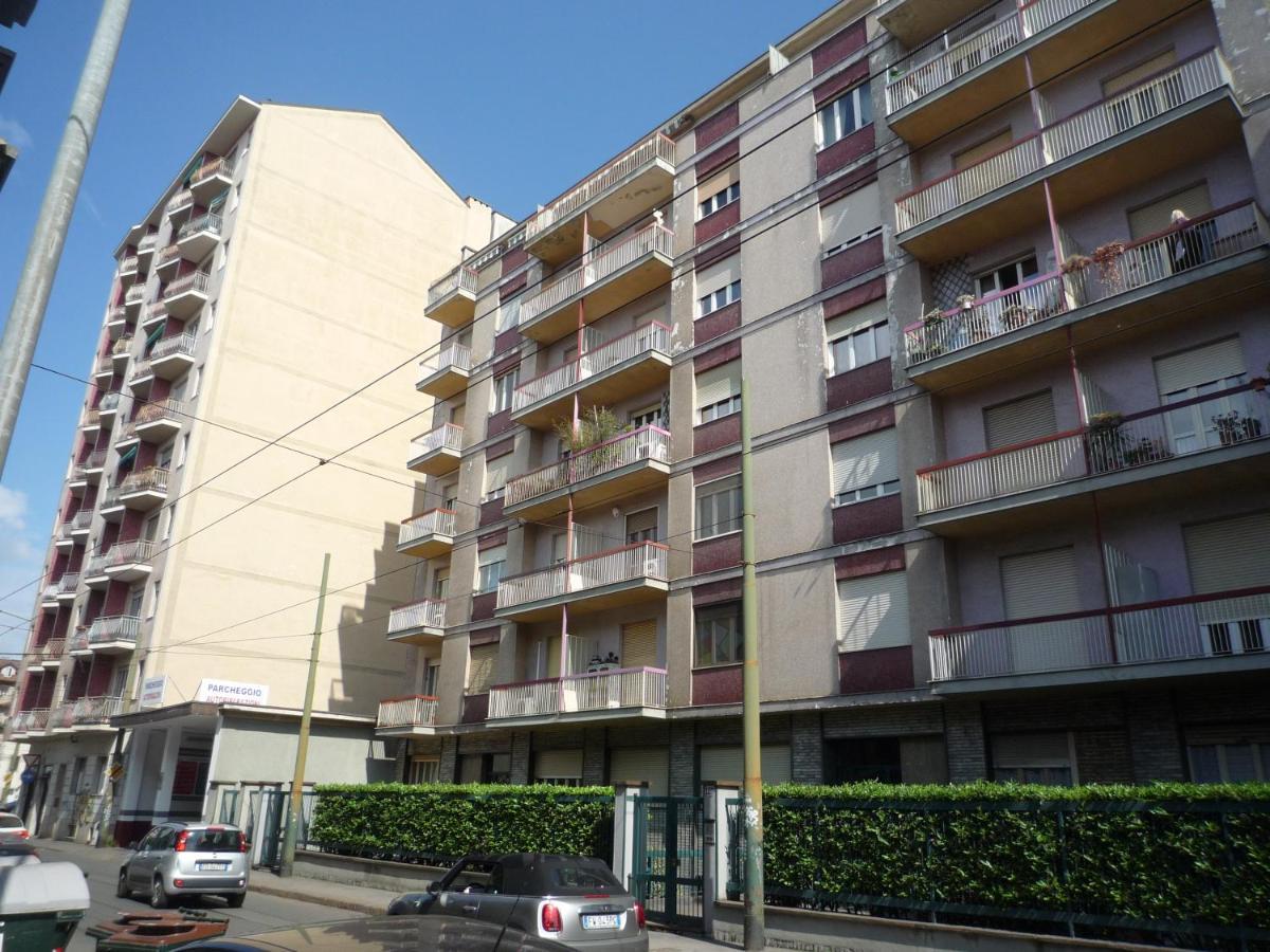 Diva Apartment Turin Bagian luar foto
